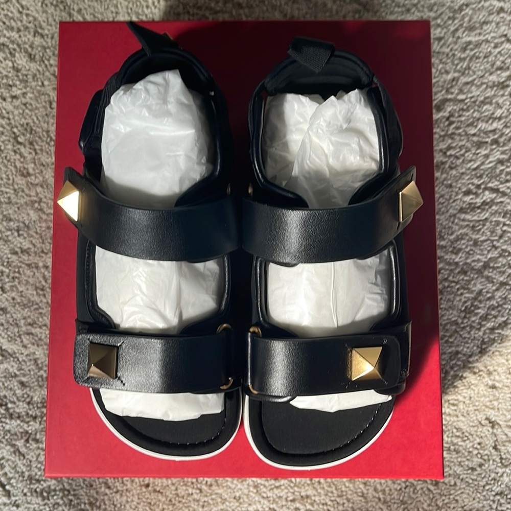 NWT Valentino Roman Stud Sport Sandals